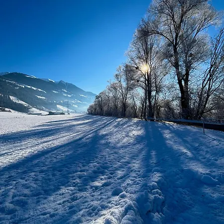 View4two / Chalet-apartment Zillertal Hart im Zillertal